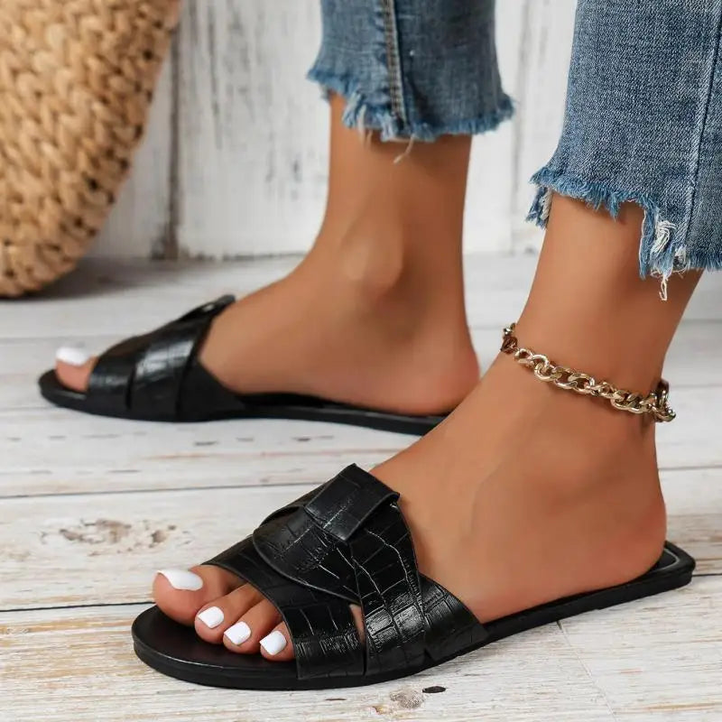 Designer Woman Flat Slippers 2026 New Woven with Comfortable Women'S Shoes Casual Bottom Slippers Summer Women Sandals